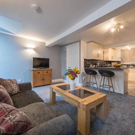 Southernhay Basement Apartment Эксетер Номер фото
